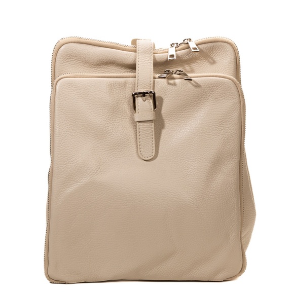 Hand made?? -Women\'s leather backpack \